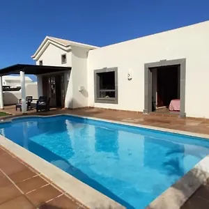 https://villa-bol-can.in-canary-islands.com